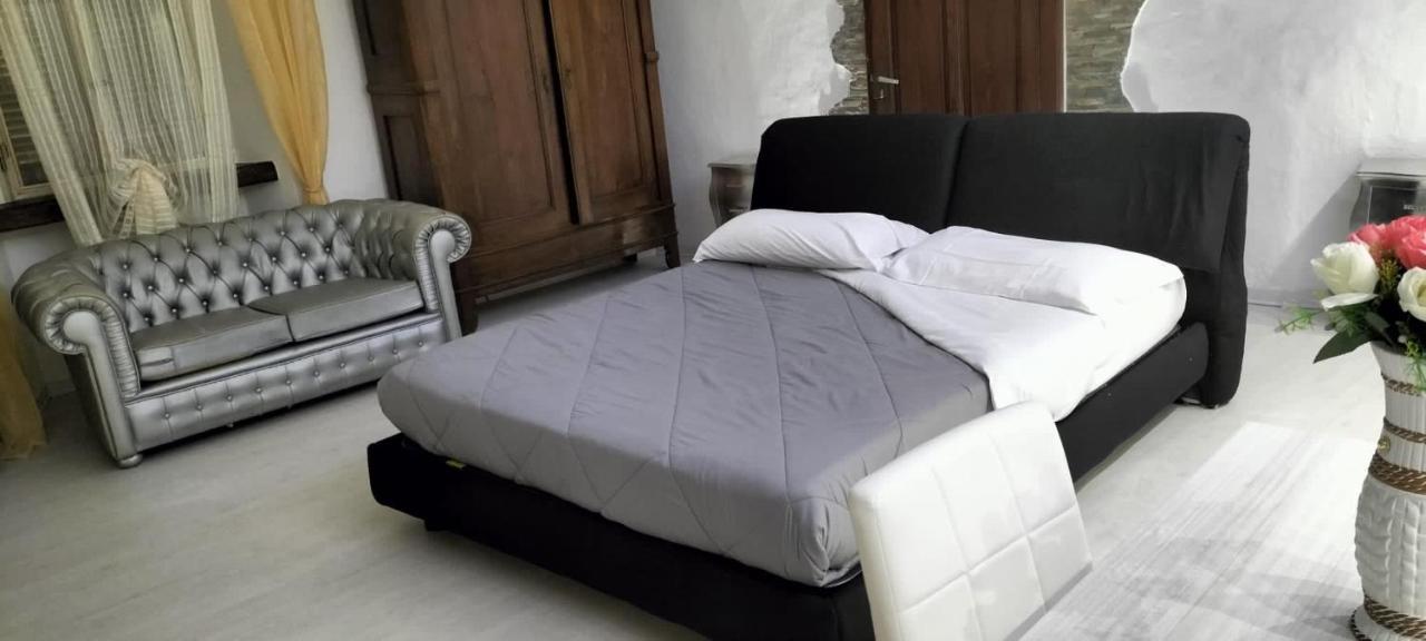 White Appartament Bagnolo Piemonte ภายนอก รูปภาพ
